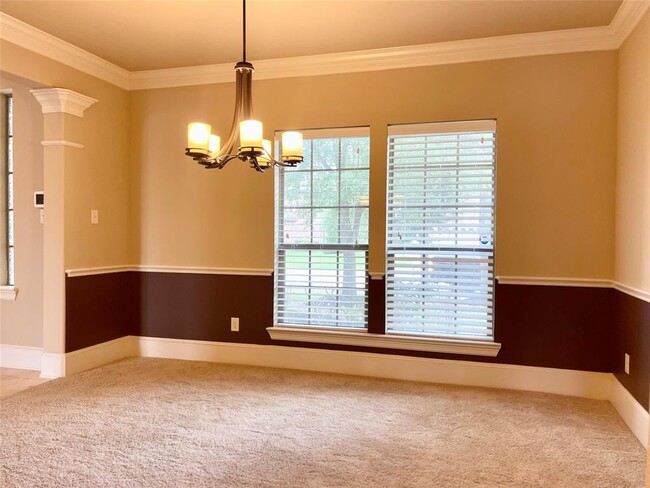 Building Photo - 8338 Sedona Ridge Dr