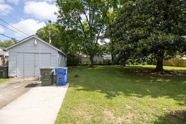 Building Photo - 2715 Kiawah Ave