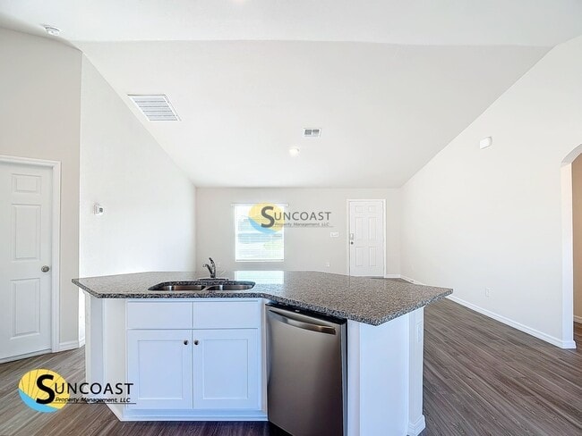 Building Photo - 27170 Jordan Ave