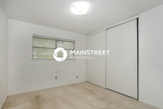 Building Photo - 3 Bedroom Pet-Friendly Home in FORT WORTH, TX with Main Street Renewal
