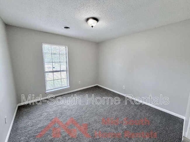 Building Photo - 4147 Hallview Dr