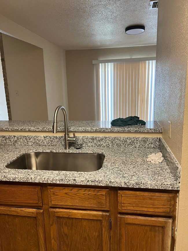 Building Photo - 6823 Wellwood Ct