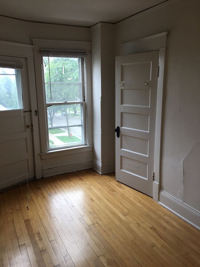 Building Photo - Castle Building