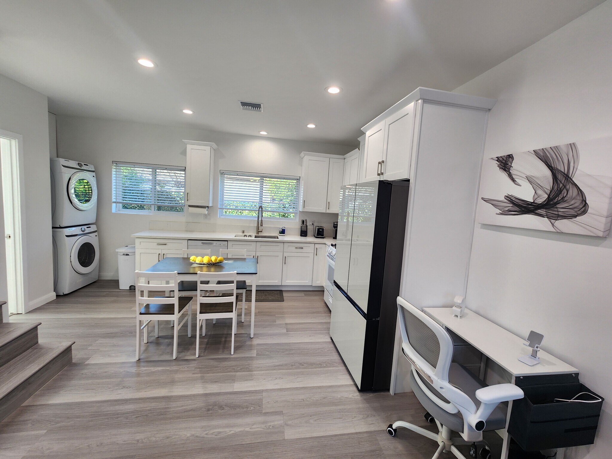 Building Photo - 10742 Gerald Ave