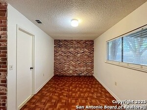 Building Photo - 117 Meadow Way