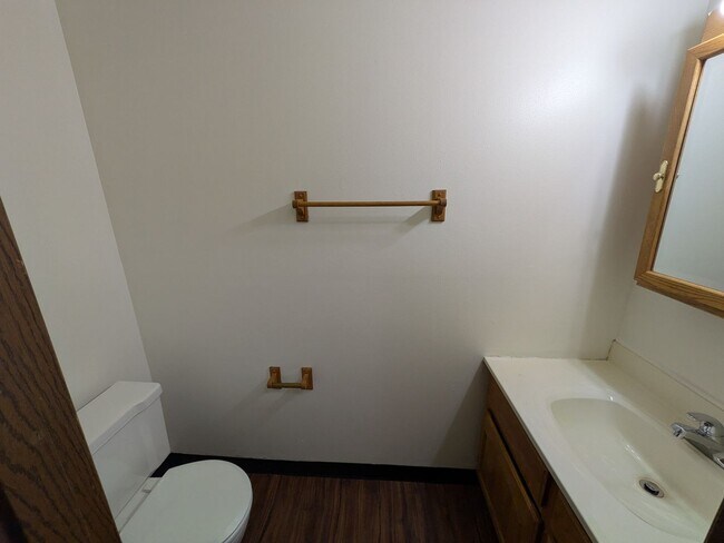 Building Photo - Trafalger Place Duplex