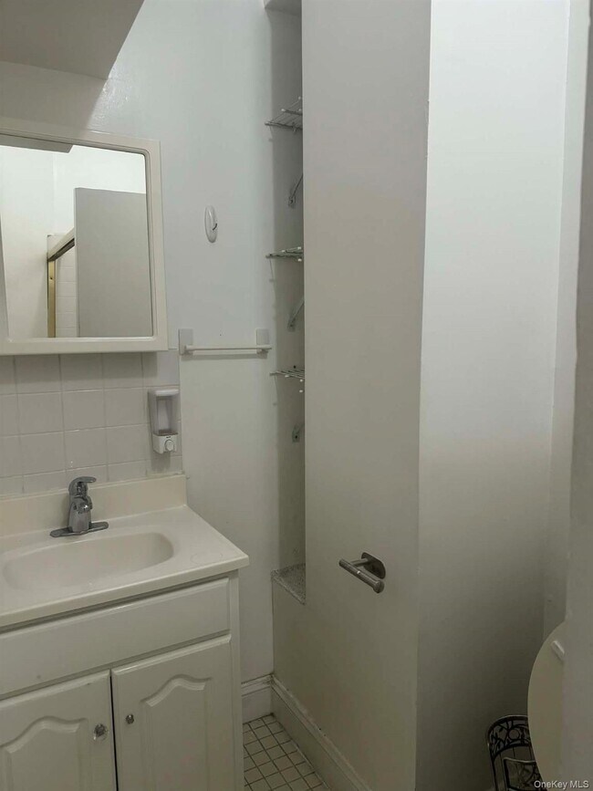 Building Photo - 88 Nichols Ave