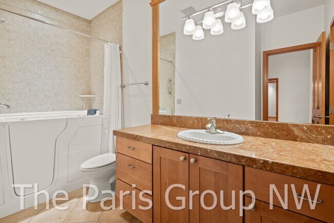 Building Photo - Gorgeous 3,400sf Golf Course Craftsman on ...