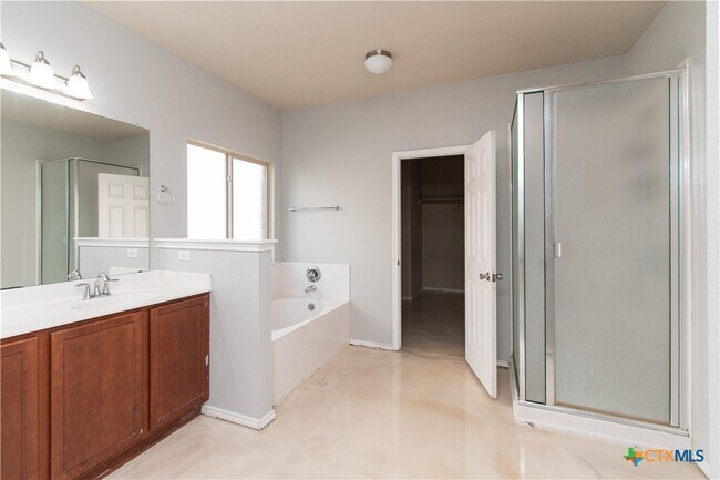 Building Photo - 7001 Cokui Dr