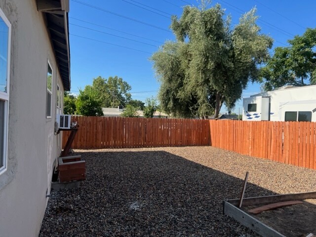 Building Photo - 215 Hemlock Ave