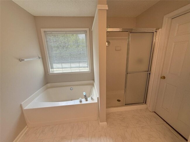 Building Photo - 2328 Moccasin Creek Ct NW