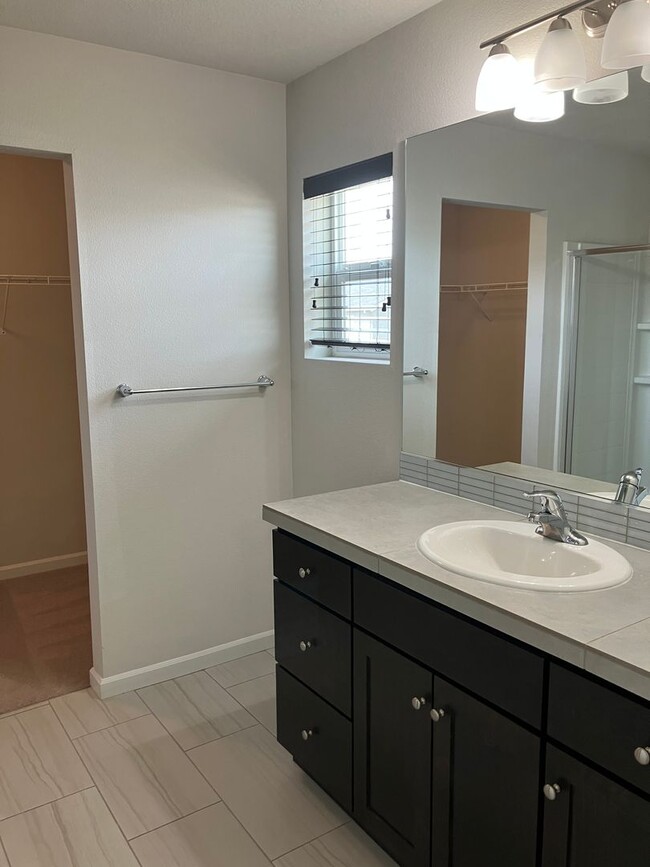 Building Photo - Beautiful Three Bedroom Home in North Salem