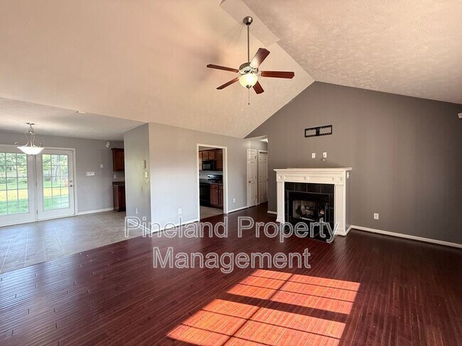 Building Photo - 641 Corsegan Rd