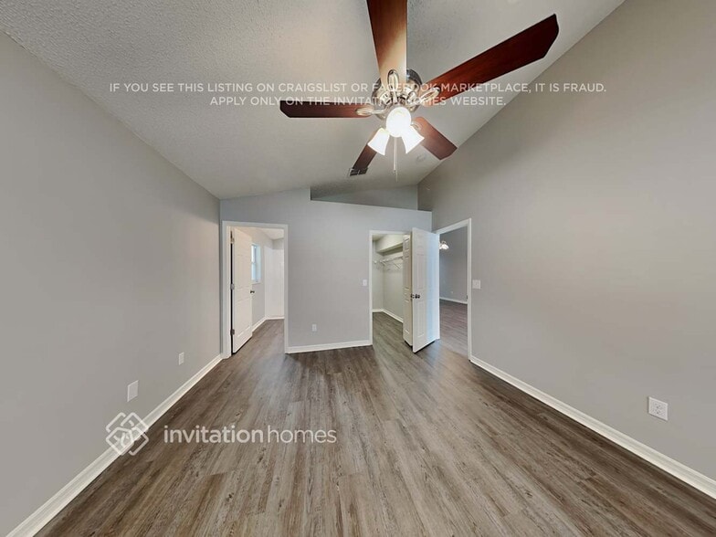 Building Photo - 4011 Fontana Pl