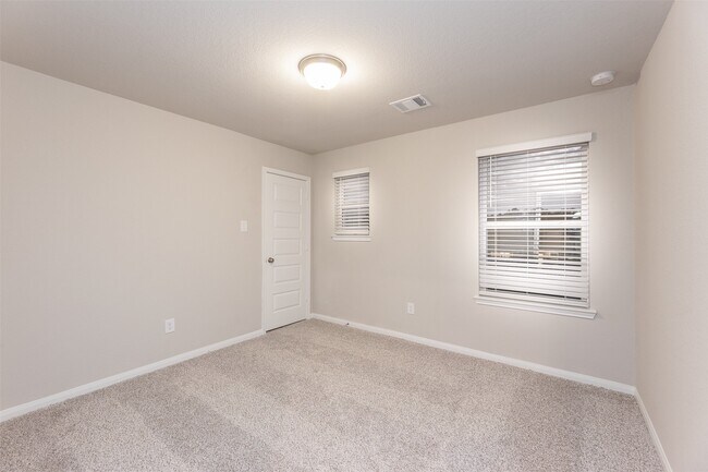 Building Photo - 18484 Sunrise Maple Dr