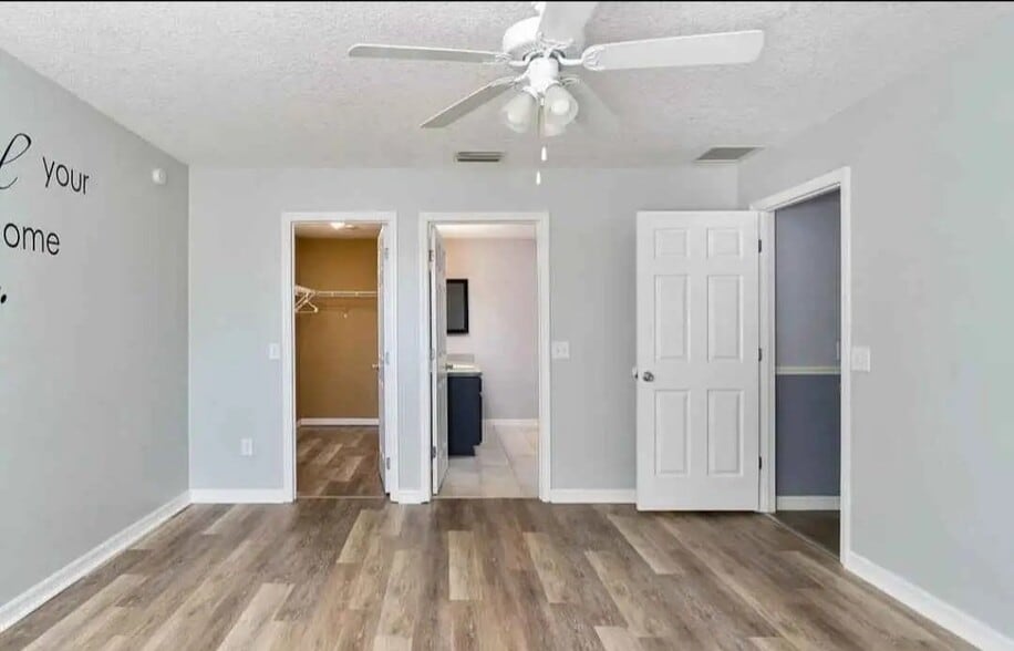 Building Photo - 104 Cherry Blossom Ln