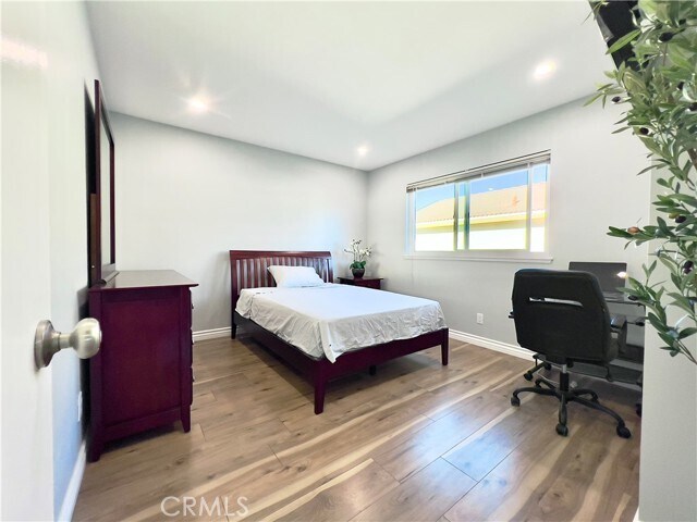 Building Photo - 9256 Crocus Ave