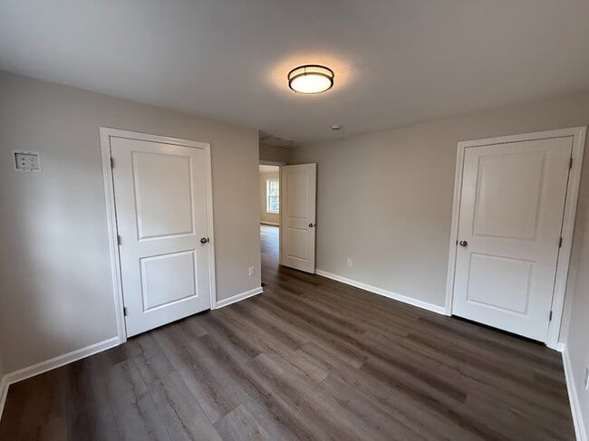 Building Photo - 265 Dunstable Rd