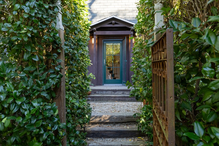 Building Photo - 21487 Encina Rd