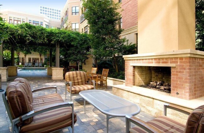 Building Photo - 1901 Post Oak Blvd