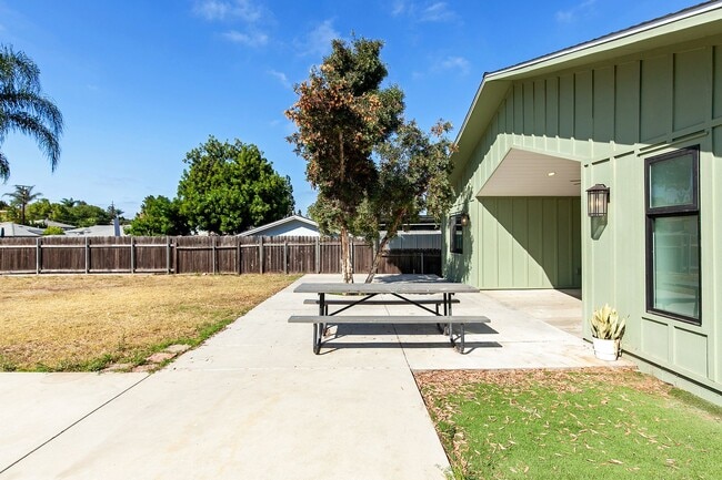 Building Photo - 7843 Quince St