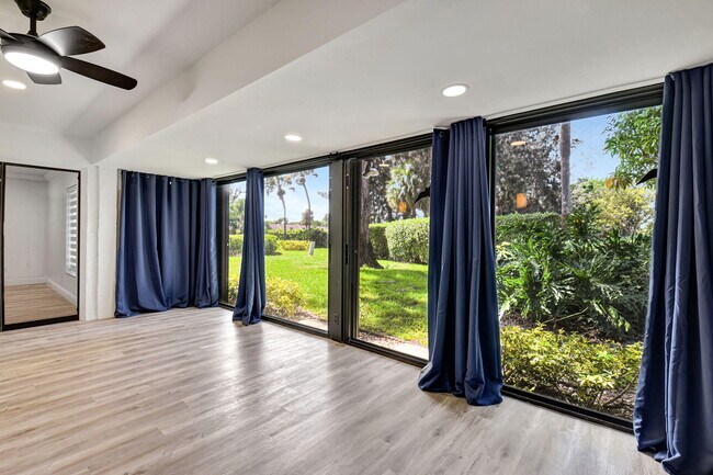 Building Photo - 4705 Fountains Dr S