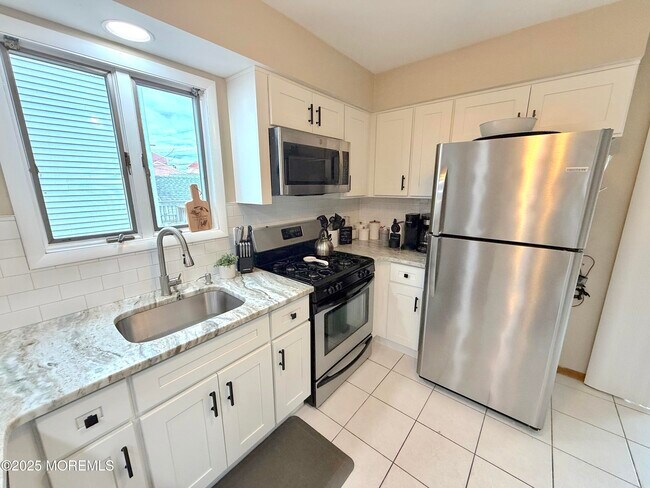 Building Photo - 106 Trinidad Ave