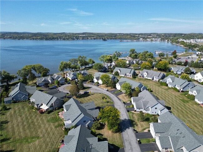 Building Photo - 245 Roseland Ln