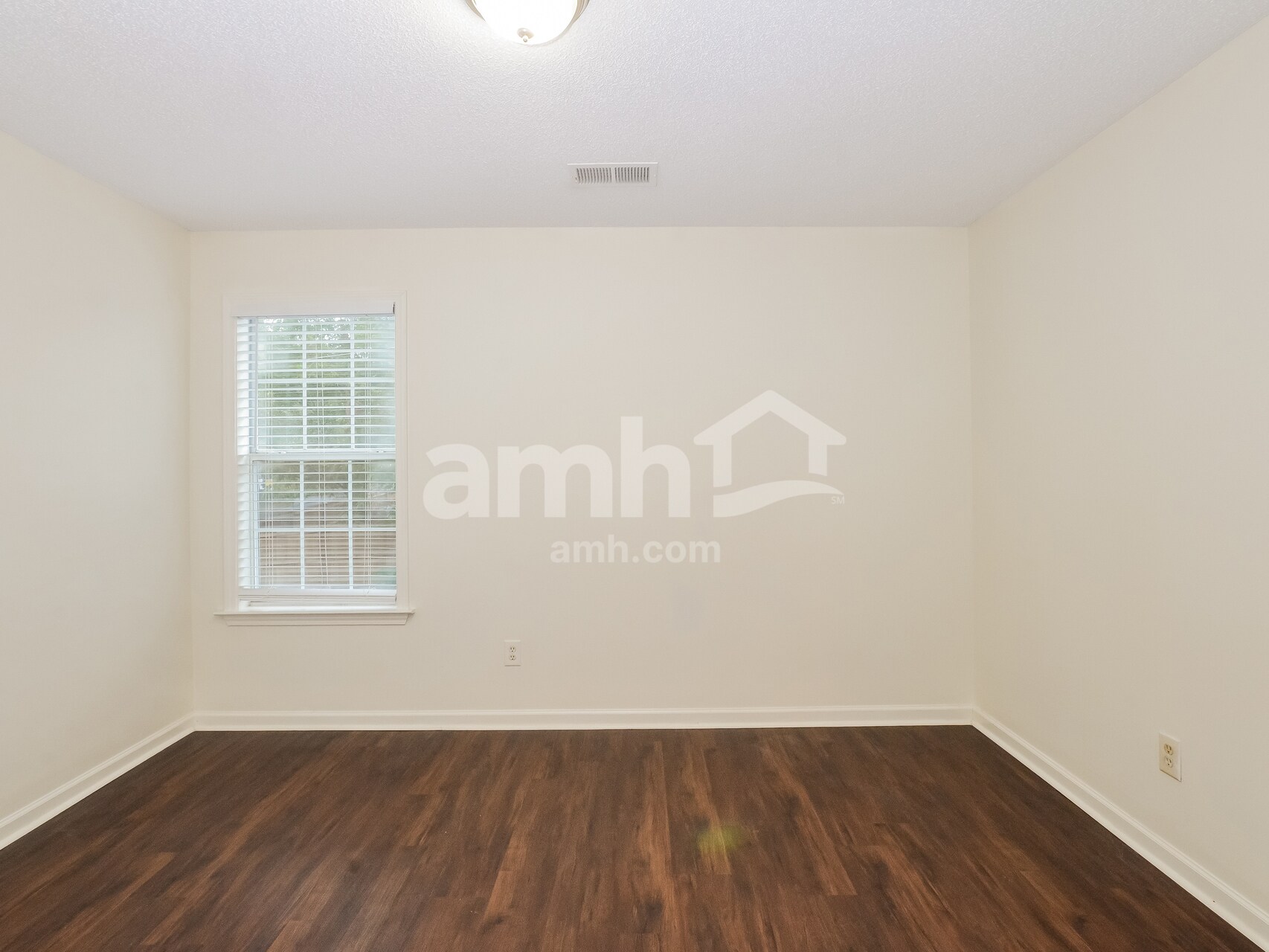 Building Photo - 1315 Chatman Cove