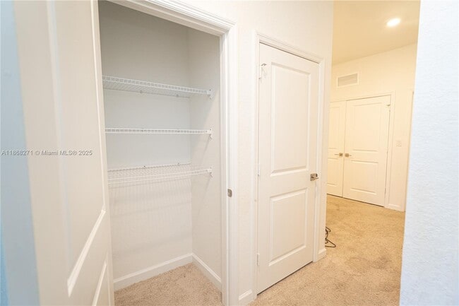 Building Photo - 1141 SW 6th Ct