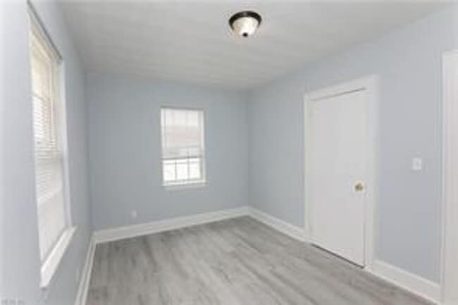 Building Photo - Renovated 3 bed, 1.5 bath Single-Family