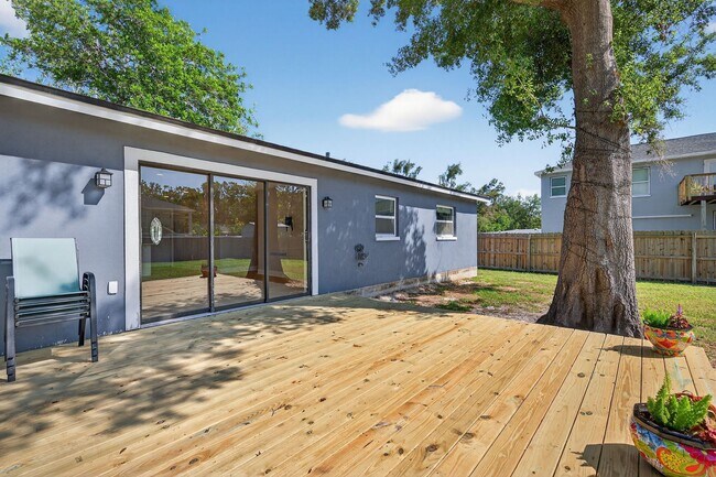Building Photo - Fully Remodeled 3BR Home with Large Fenced Yard & New Deck