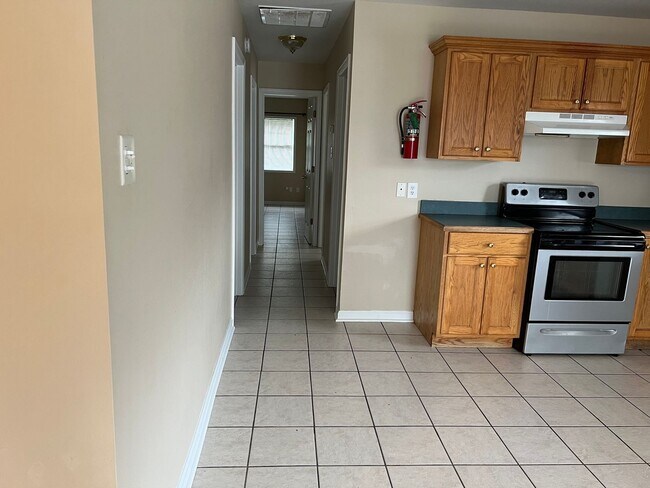 Building Photo - 504 Idlewild Dr