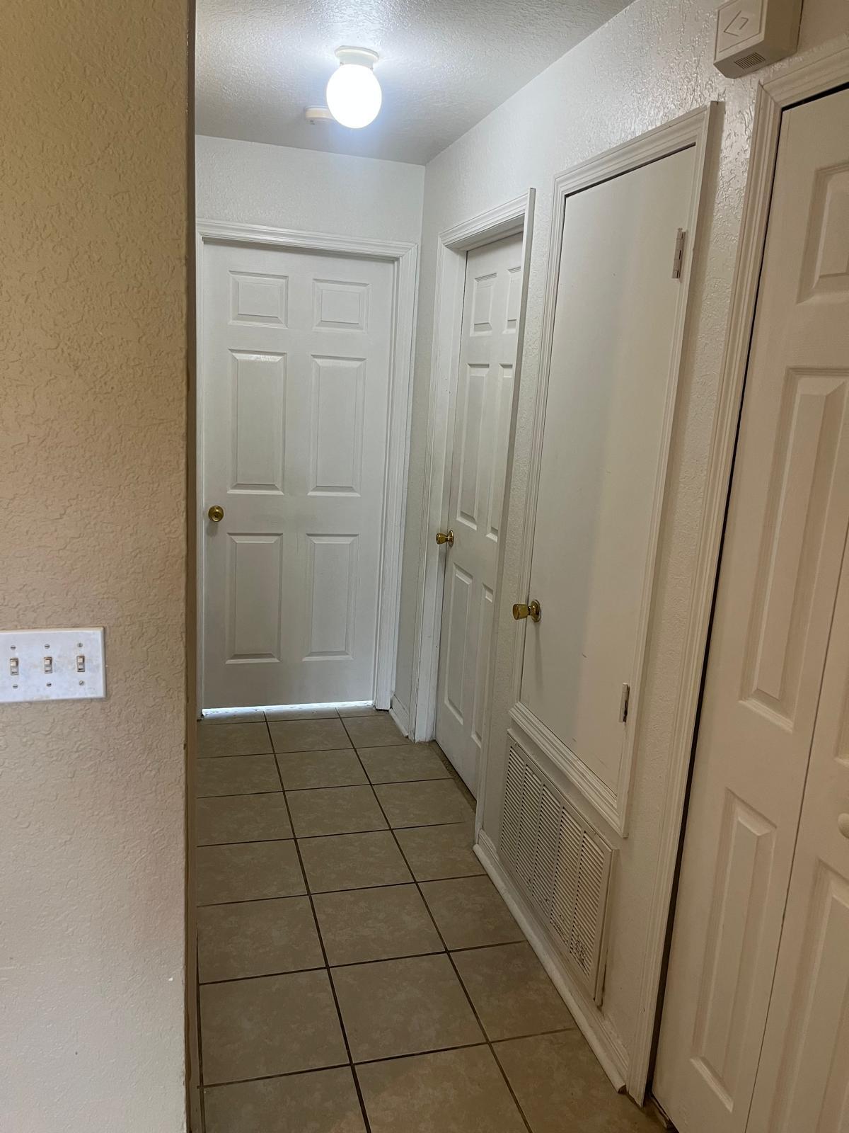 Building Photo - 4300 Hector Ct