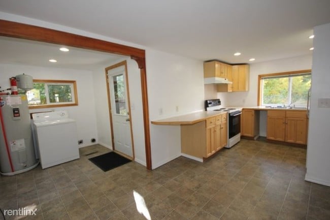 Primary Photo - 2 br, 1 bath House - 265 West 6th ST