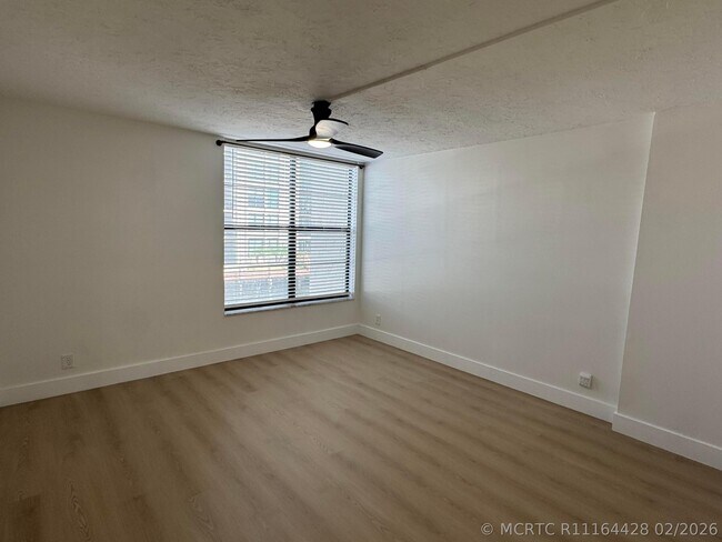 Building Photo - 12 Royal Palm Way