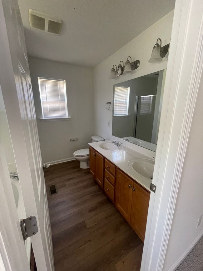 Building Photo - 520 Hatch Trail