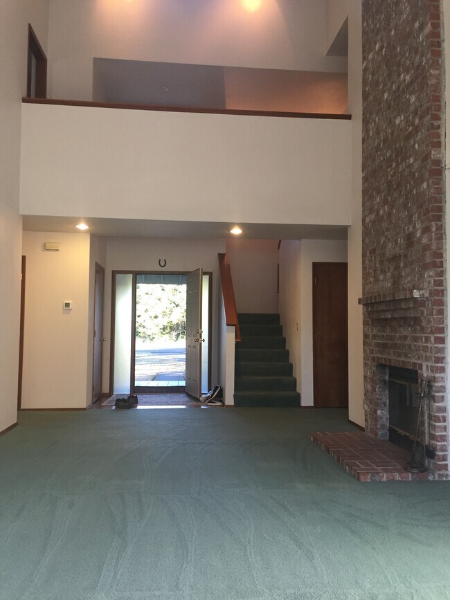 Building Photo - 715 Syzygy Ct