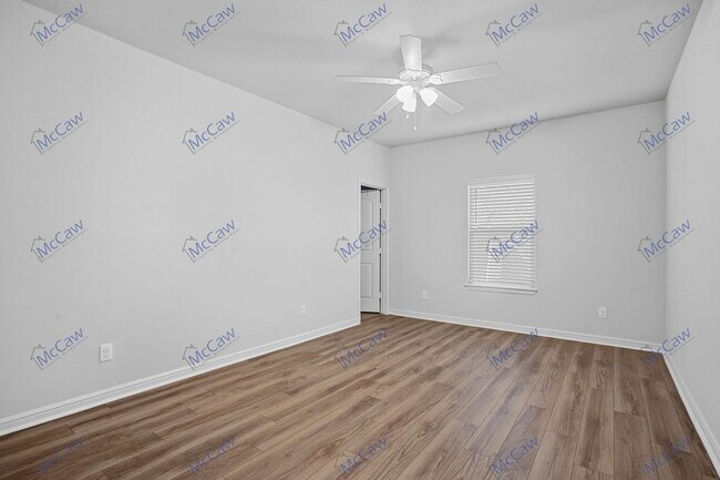 Building Photo - 5504 Wellesley Ave