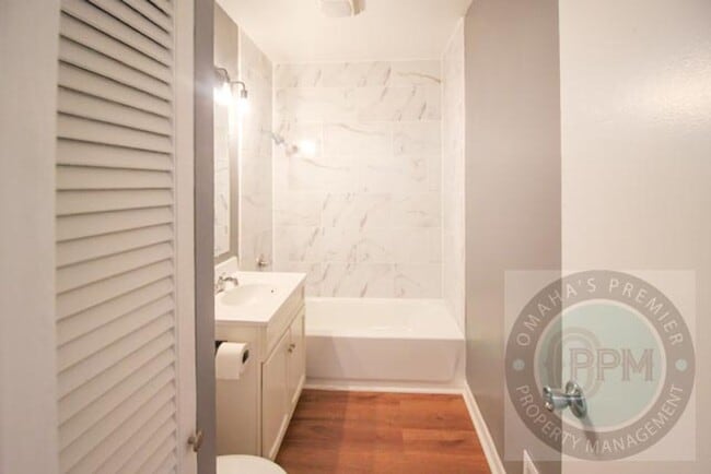 Building Photo - Spacious 3 Bedroom / 1 Bathroom Home in Be...