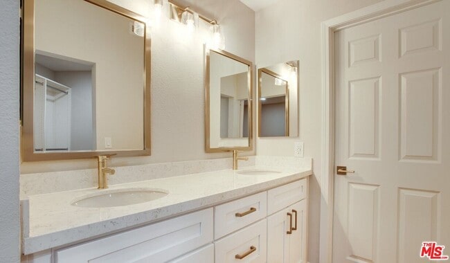 Building Photo - 1401 Ambassador St