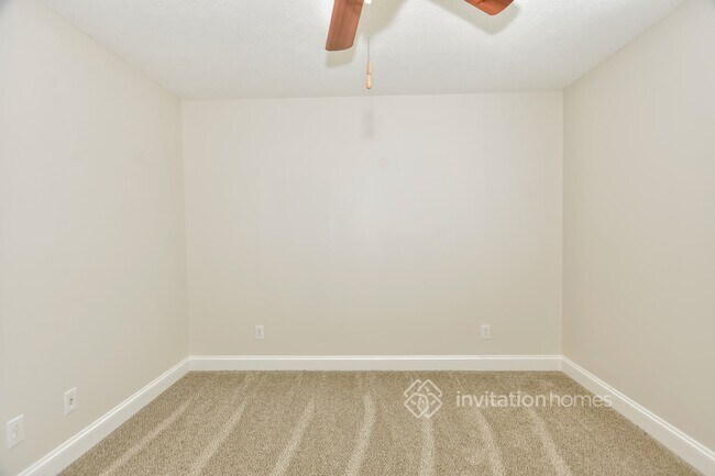 Building Photo - 216 Dimaggio Dr