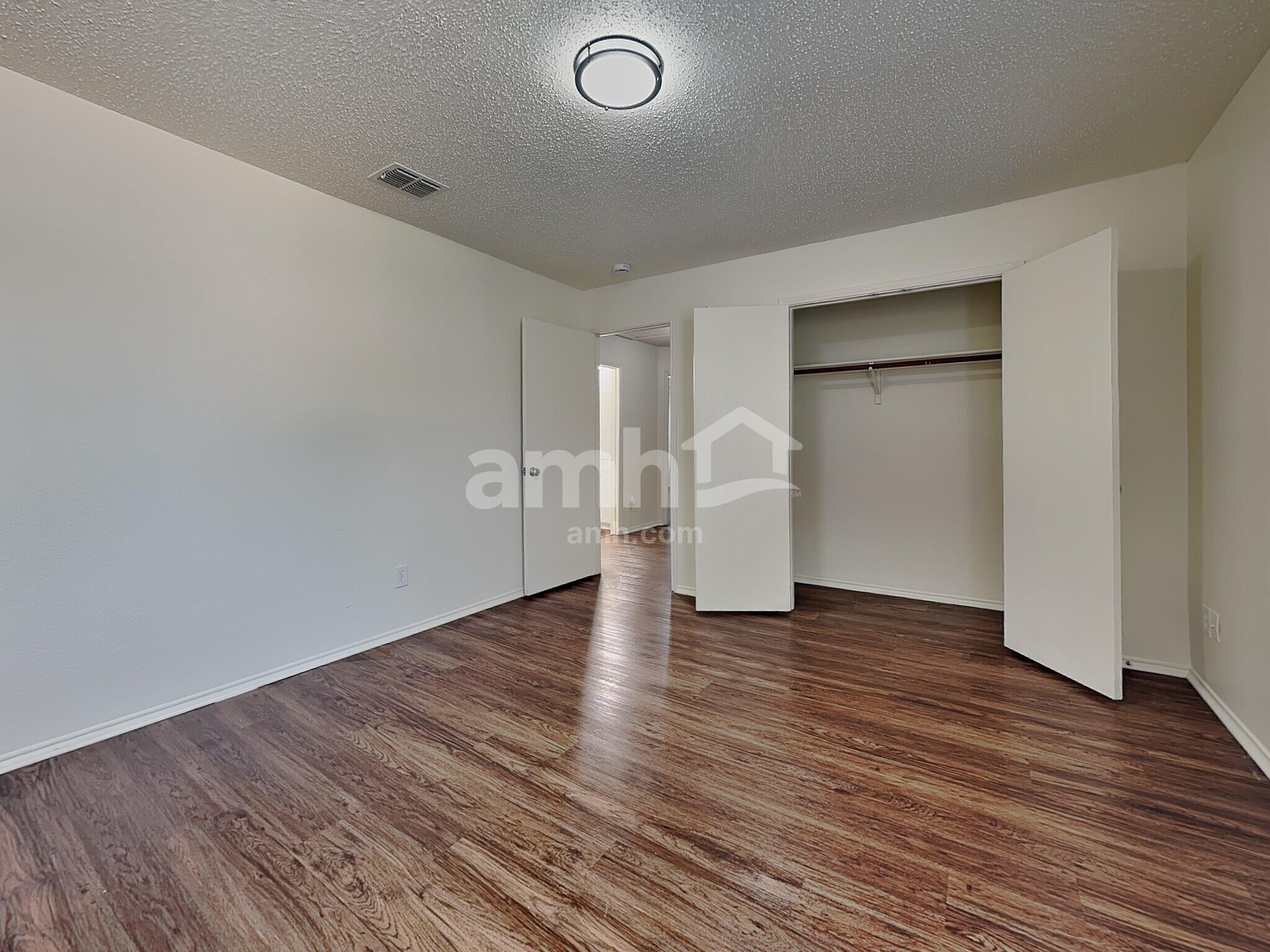 Building Photo - 4301 Meadowknoll Dr