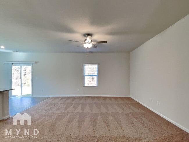 Building Photo - 329 New Villas St