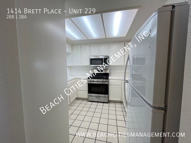 Building Photo - 1414 Brett Pl