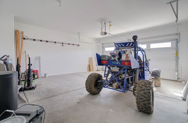 Building Photo - 42098 W Balsa Dr