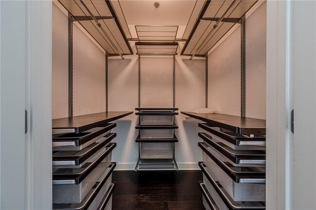 Building Photo - 2795 Peachtree Rd NE