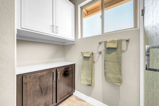 Building Photo - 2722 Mylonite Dr