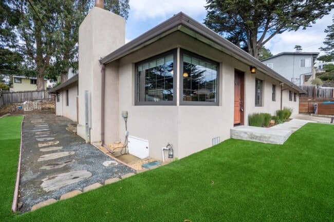 Building Photo - 363 Bancroft Way