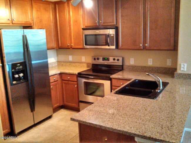 Building Photo - 4081 E Windsor Dr